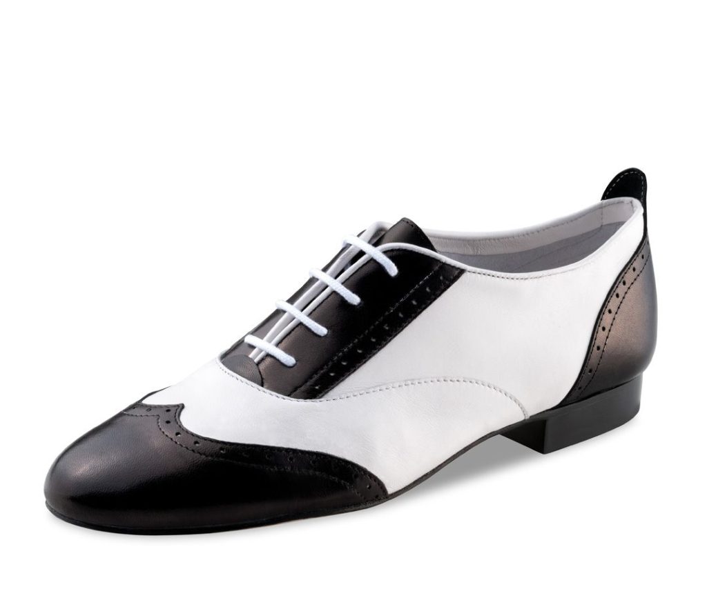 Taylor 15 Vintage Black White A 1920x1920
